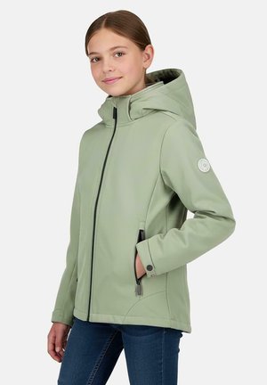 Softshelljack in lichtgroen, voorzien van een capuchon, ritssluiting aan de voorkant, twee zijzakken en een ronde logo-accent op de linkermouw.