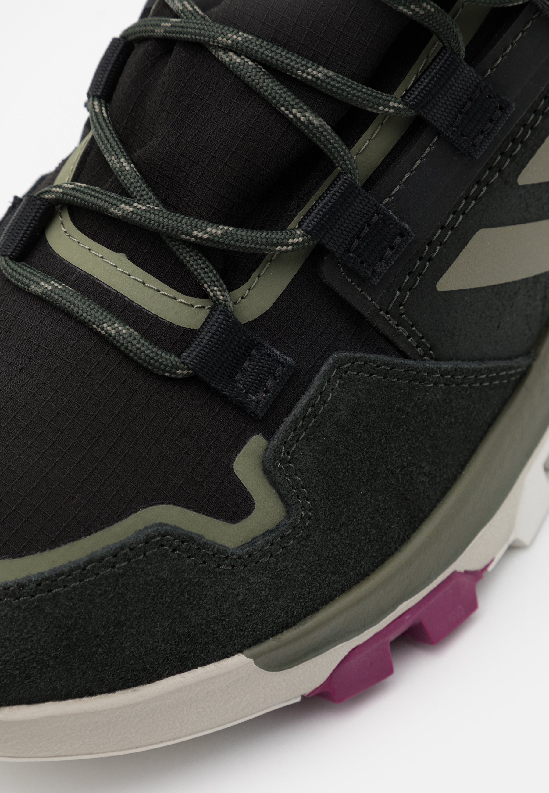 adidas traxion green