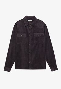 Veste en velours côtelé gris foncé avec col, deux poches poitrine et fermeture à boutons. Présente une texture à côtes verticales et des manches longues.