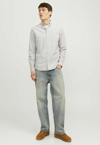 Jack & Jones PREMIUM JPRBLUBROOK OXFORD  NOOS - Vapaa-ajan kauluspaita - summer sand