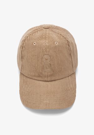 Casquette en velours côtelé beige avec une surface texturée, logo centré et détails de couture. Comprend des œillets de ventilation et une sangle réglable à l'arrière.