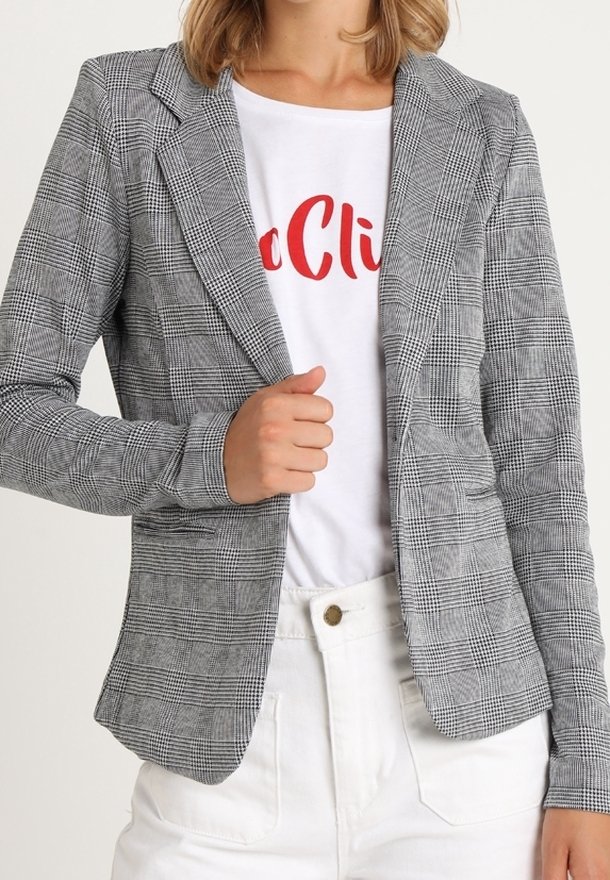 Šedé kostkované sako s přizpůsobeným střihem, vybavené strukturovanými rameny, výstřihem s výřezem a zapínáním na jeden knoflík.