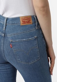 Levi's® 310™ SHAPING SUPER SKINNY - Vaqueros pitillo - light