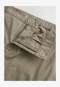 Unselected, light brown