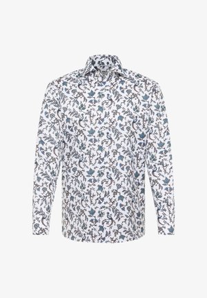 Een langemouwen shirt met een witte achtergrond en een gedetailleerd bloemen- en vogelpatroon in blauwe, bruine en groene tinten.