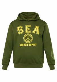 Felpa verde con cappuccio, caratterizzata da testo giallo: "SEA" e "ANCHOR SUPPLY" insieme a una grafica di un'ancora nautica. Texture del tessuto liscia.