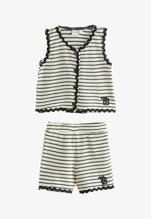 Ärmelloses Top mit Knöpfen und Shorts-Set, weißer Strickstoff mit schwarzen horizontalen Streifen und wellenförmigen Kanten, schwarzes Logodetail am Saum.