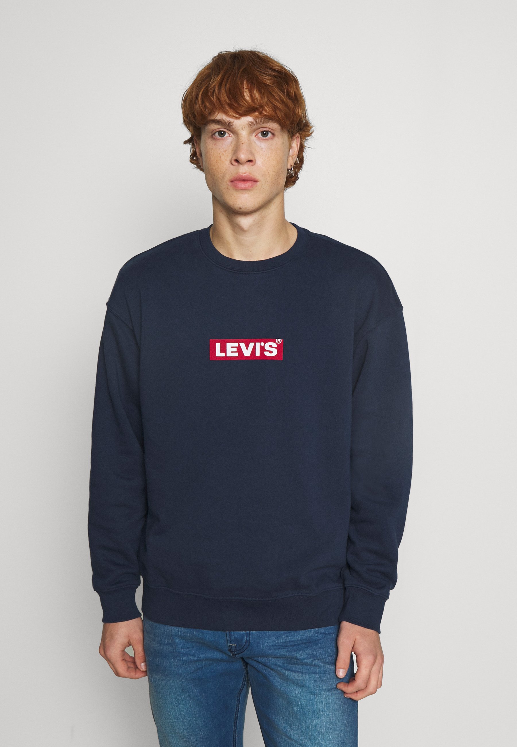 Levis Sudadera Relaxed Graphic Crewneck 90S Serif Logo Gris Hombre