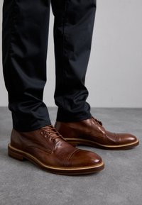 Paul Smith MENS SHOE NEWLAND Lace-up ankle boots tan