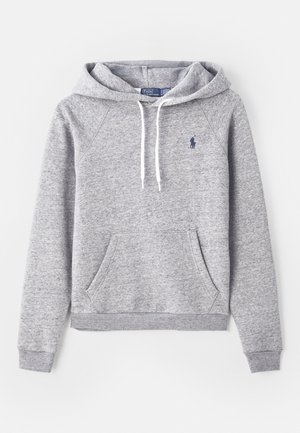 Gaiši pelēks garām piedurknēm kapuce ar baltām auklām, priekšējais kangaroos kabata un neliels tumši zils Polo Ralph Lauren logo uz krūšu.