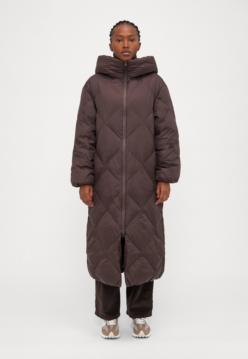 YAS Petite YASFUDGE LONG COAT - Páperový kabát - hot fudge