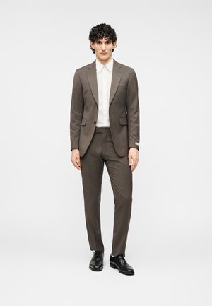 JUSTIN - Costum - mud