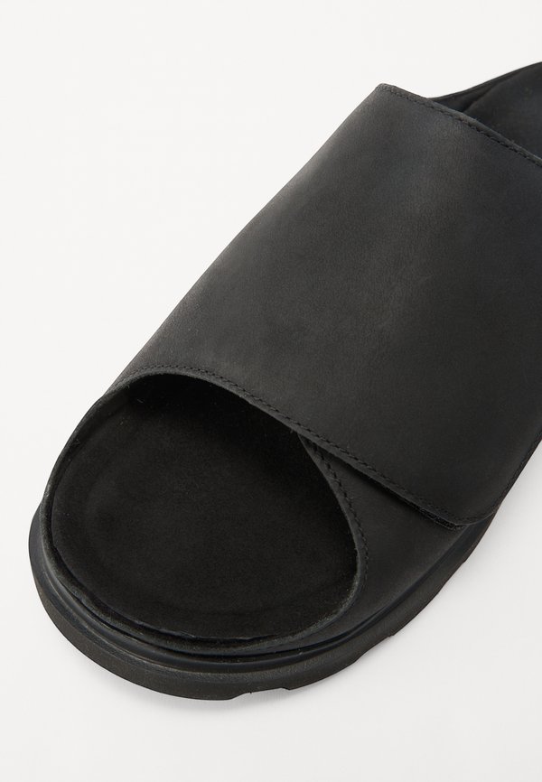 SOLANO SLIDE - Sandals4