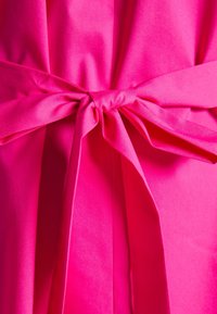 BOSS Robe fourreau - pink