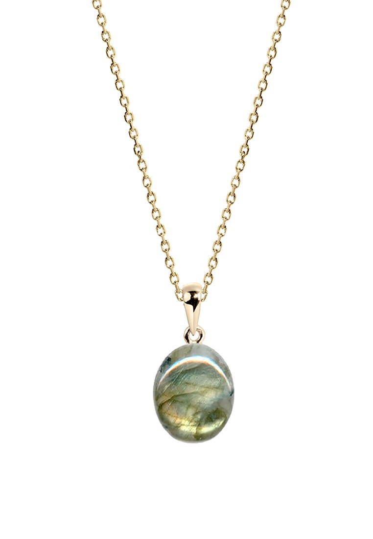 Collana in oro con pendente ovale in labradorite dai toni iridescenti verdi e blu, impostato in un attacco d'oro lucido.