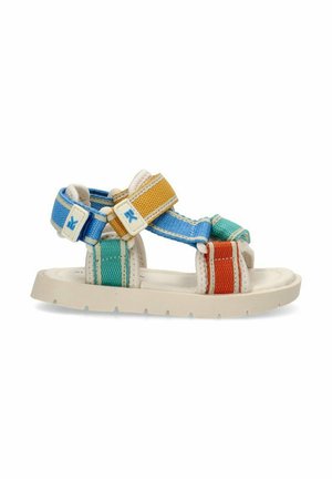 Sandalias infantiles coloridas con correas ajustables en azul, verde, naranja y amarillo. Suela de goma, parte superior de tela con un acabado texturizado.