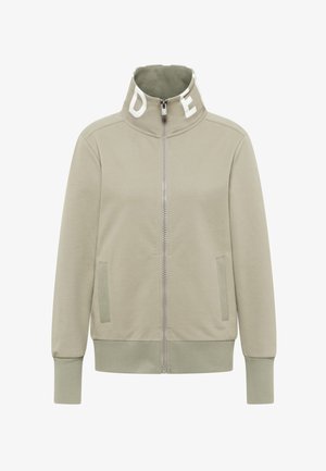 Hellgrüne Jacke mit Reißverschluss und hohem Kragen, mit weißen Buchstaben am Kragen, seitlichen Taschen sowie gerippten Bündchen am Ärmel- und Taillenabschluss.