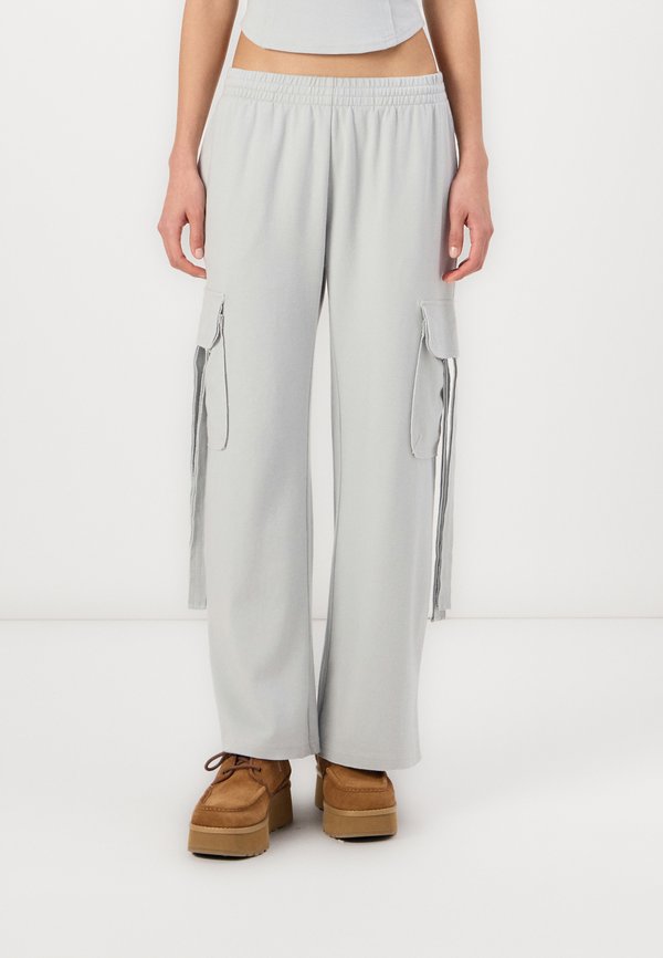 OPHIRA PANT - Tracksuit bottoms - ice cream
