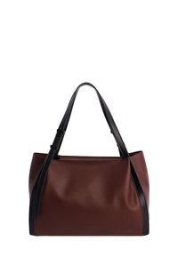 Bolso tote de cuero marrón texturizado con asas de cuero negro, que cuenta con un interior amplio y una silueta estructurada. No se ven detalles de herrajes.