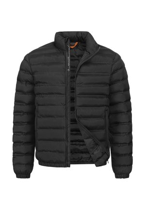 Czarna pikowana kurtka z poziomymi przeszyciami, wysokim kołnierzem i zapięciem na zamek błyskawiczny z przodu. Gładki materiał nylonowy z elastycznymi mankietami.