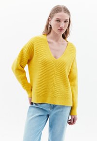 SOFT TOUCH V-NECK - Neule - celery