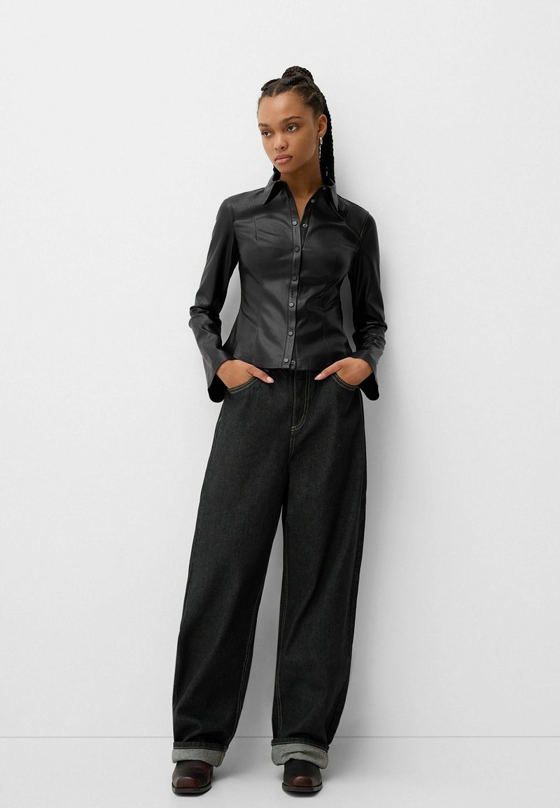 Bershka Overhemdblouse zwart Bershka Overhemdblouse zwart