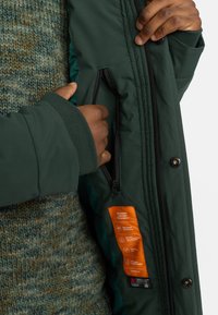 REVOLUTION PADDED TECH  - Winter jacket - darkgreen