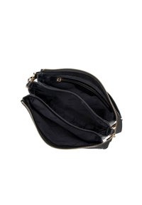 Borsa in pelle nera con dettagli in zip dorate, dotata di numerosi scomparti interni e una superficie esterna testurizzata. Foderata in tessuto nero.
