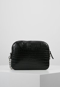 mint&berry Taška s příčným popruhem - black