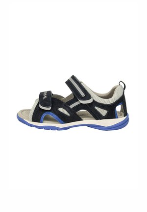 Sandale noire et grise en matériau mesh, avec des sangles en Velcro ajustables, des accents bleus et une semelle texturée conçue pour le confort et la flexibilité.