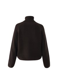 Suéter de canalé marrón oscuro con cuello alto, que presenta un diseño holgado y hombros caídos, mostrando un patrón de punto texturizado.