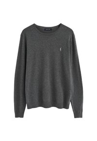 Dunkelgrauer Pullover mit rundem Ausschnitt und langen Ärmeln, gerippte Bündchen und Saum, kleines weißes, gesticktes Polo-Spieler-Logo auf der linken Brust.