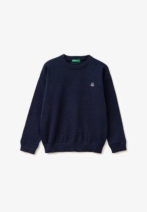 Marineblauer Pullover mit Rundhalsausschnitt, gerippten Bündchen und Saum, mit einem kleinen, weißen, gestickten Logo auf der linken Brust.