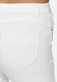 Elara - Jeansy Skinny Fit