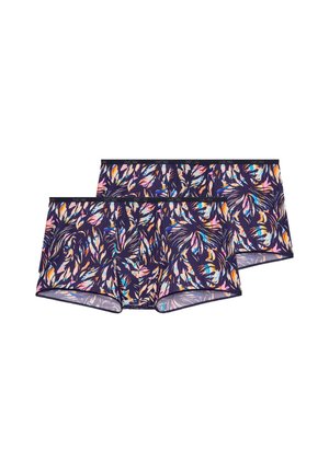 - Bokserki z krótkimi nogawkami