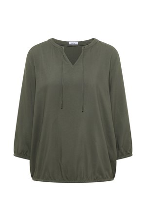 Olivově zelená halenka s dlouhým rukávem, výstřihem do V, šňůrkovým detailem, elastickými manžetami a elastickým lemem, zobrazena na bílém pozadí.