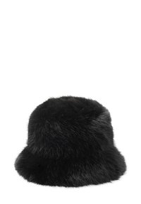 Čierny klobúk z umelého kože s mäkkou, plush textúrou. Hranatý tvar s širokým, flexibilným okrajom. Rovnomerné rozloženie farby a žiadne viditeľné vzory.