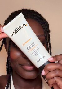 The Solution VITAMIN C BRIGHTENING BODY LOTION - Idratante