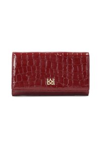 Portafoglio rosso con motivi a coccodrillo realizzato in pelle lucida, con un accento del logo dorato sulla parte anteriore e una forma rettangolare compatta.