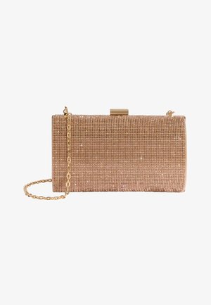 Poșetă clutch dreptunghiulară din aur roz acoperită cu cristale mici sclipitoare, cu bareta de lanț auriu și închizătoare aurie în partea de sus.