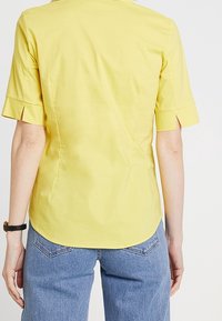 More & More Hemdbluse - yellow
