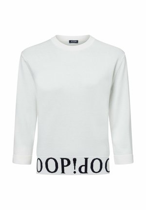 Witte gebreide trui met lange mouwen, ronde hals en een zwart gemønsterd band aan de onderkant met de tekst "JOOP!" in vetgedrukte, contrasterende letters.