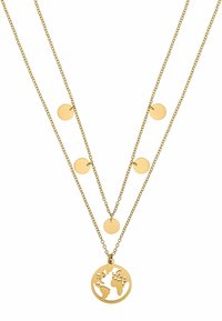 Gelaagde gouden ketting met drie kettingen, waarvan één met een globe hanger en twee met ronde accenten. Soepele textuur en gepolijste afwerking.