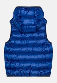 Niebieska ocieplana kamizelka z kapturem, z gładką, błyszczącą fakturą, poziomym przeszyciem oraz ciemnym, jednolitym wykończeniem na krawędziach.