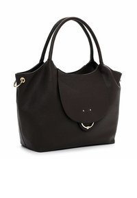 Bolso de cuero marrón texturizado con dos asas, un cierre de solapa magnética y detalles en Hardware plateado. Presenta una forma redondeada.