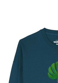 Sweatshirt bleu sarcelle foncé avec un col rond. Graphique de feuille verte remarquable sur le devant. Fabriqué à partir d'un tissu doux et texturé.