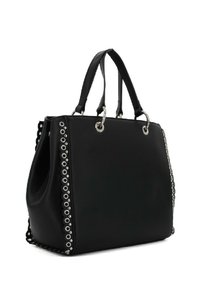 Borsa nera con doppio manico, caratterizzata da dettagli in occhio di bue argentati lungo i bordi e da una forma rettangolare strutturata.