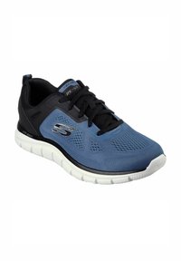 Zapatilla deportiva ligera de Skechers en material de malla azul y negro. Presenta una parte superior transpirable, un cuello acolchado, cordones negros y una suela blanca.