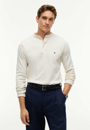 Tommy Hilfiger, TOMMY HILFIGER SLIM LONG SLEEVE HENLEY T-SHIRT - Maglietta a manica lunga - ivory petal
