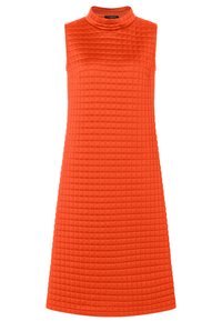 Ärmelloses oranges Kleid mit hohem Kragen, das ein strukturiertes, gestepptes Muster und eine A-Linie-Form aufweist, aus einem weichen Stoff gefertigt.
